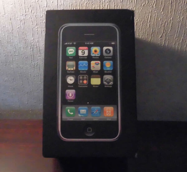 first-iphone-04