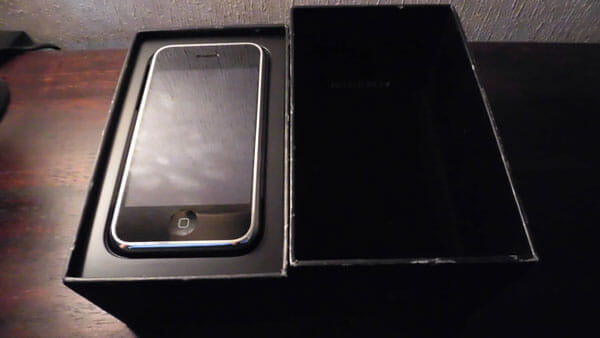 first-iphone-06