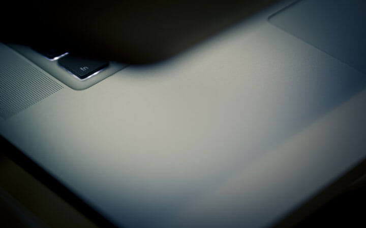 macbook-pro-retina-15-mid-2015-app-top